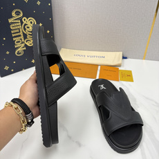 💋💍L家夏季新品 路易-威登 L*V PORTOFINO 凉拖 将法式奢华与夏日休闲完美 💋💍L家夏季新品 路易-威登 L*V PORTOFINO 凉拖 将法式奢华与夏日休闲完美