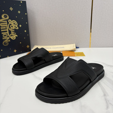 💋💍L家夏季新品 路易-威登 L*V PORTOFINO 凉拖 将法式奢华与夏日休闲完美 💋💍L家夏季新品 路易-威登 L*V PORTOFINO 凉拖 将法式奢华与夏日休闲完美