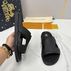 💋💍L家夏季新品 路易-威登 L*V PORTOFINO 凉拖 将法式奢华与夏日休闲完美 💋💍L家夏季新品 路易-威登 L*V PORTOFINO 凉拖 将法式奢华与夏日休闲完美