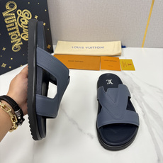 💋💍L家夏季新品 路易-威登 L*V PORTOFINO 凉拖 将法式奢华与夏日休闲完美 💋💍L家夏季新品 路易-威登 L*V PORTOFINO 凉拖 将法式奢华与夏日休闲完美