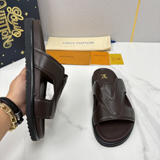 💋💍L家夏季新品 路易-威登 L*V PORTOFINO 凉拖 将法式奢华与夏日休闲完美 💋💍L家夏季新品 路易-威登 L*V PORTOFINO 凉拖 将法式奢华与夏日休闲完美