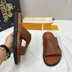 💋💍L家夏季新品 路易-威登 L*V PORTOFINO 凉拖 将法式奢华与夏日休闲完美 💋💍L家夏季新品 路易-威登 L*V PORTOFINO 凉拖 将法式奢华与夏日休闲完美