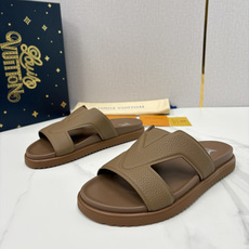 💋💍L家夏季新品 路易-威登 L*V PORTOFINO 凉拖 将法式奢华与夏日休闲完美 💋💍L家夏季新品 路易-威登 L*V PORTOFINO 凉拖 将法式奢华与夏日休闲完美