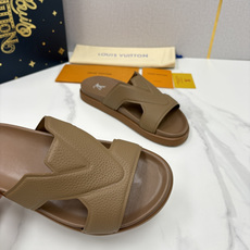 💋💍L家夏季新品 路易-威登 L*V PORTOFINO 凉拖 将法式奢华与夏日休闲完美 💋💍L家夏季新品 路易-威登 L*V PORTOFINO 凉拖 将法式奢华与夏日休闲完美