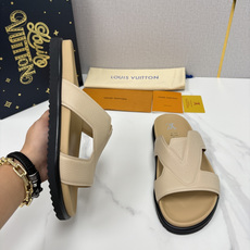 💋💍L家夏季新品 路易-威登 L*V PORTOFINO 凉拖 将法式奢华与夏日休闲完美 💋💍L家夏季新品 路易-威登 L*V PORTOFINO 凉拖 将法式奢华与夏日休闲完美