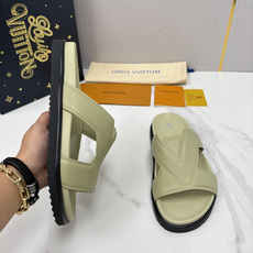 💋💍L家夏季新品 路易-威登 L*V PORTOFINO 凉拖 将法式奢华与夏日休闲完美 💋💍L家夏季新品 路易-威登 L*V PORTOFINO 凉拖 将法式奢华与夏日休闲完美