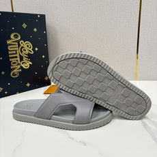 💋💍L家夏季新品 路易-威登 L*V PORTOFINO 凉拖 将法式奢华与夏日休闲完美 💋💍L家夏季新品 路易-威登 L*V PORTOFINO 凉拖 将法式奢华与夏日休闲完美