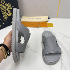 💋💍L家夏季新品 路易-威登 L*V PORTOFINO 凉拖 将法式奢华与夏日休闲完美 💋💍L家夏季新品 路易-威登 L*V PORTOFINO 凉拖 将法式奢华与夏日休闲完美