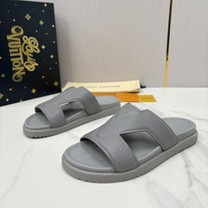💋💍L家夏季新品 路易-威登 L*V PORTOFINO 凉拖 将法式奢华与夏日休闲完美 💋💍L家夏季新品 路易-威登 L*V PORTOFINO 凉拖 将法式奢华与夏日休闲完美