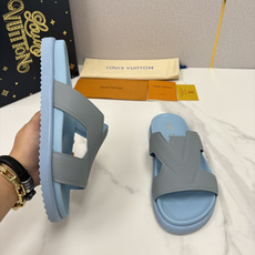 💋💍L家夏季新品 路易-威登 L*V PORTOFINO 凉拖 将法式奢华与夏日休闲完美 💋💍L家夏季新品 路易-威登 L*V PORTOFINO 凉拖 将法式奢华与夏日休闲完美