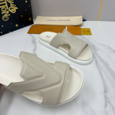 💋💍L家夏季新品 路易-威登 L*V PORTOFINO 凉拖 将法式奢华与夏日休闲完美 💋💍L家夏季新品 路易-威登 L*V PORTOFINO 凉拖 将法式奢华与夏日休闲完美