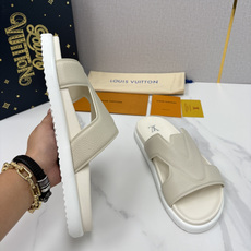 💋💍L家夏季新品 路易-威登 L*V PORTOFINO 凉拖 将法式奢华与夏日休闲完美 💋💍L家夏季新品 路易-威登 L*V PORTOFINO 凉拖 将法式奢华与夏日休闲完美