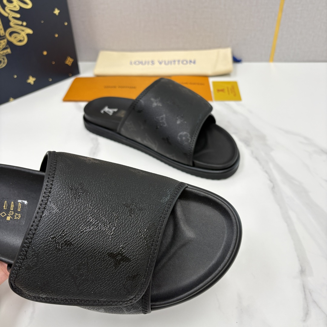 💋💍L家夏季新品  路易-威登    L*V  魔术贴老花凉拖｜解锁夏日慵懒奢感    以标志性Mono