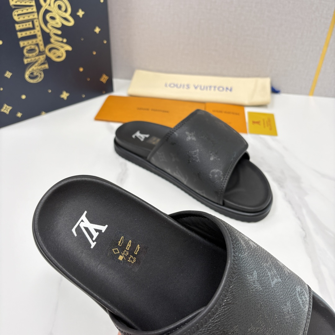 💋💍L家夏季新品  路易-威登    L*V  魔术贴老花凉拖｜解锁夏日慵懒奢感    以标志性Mono