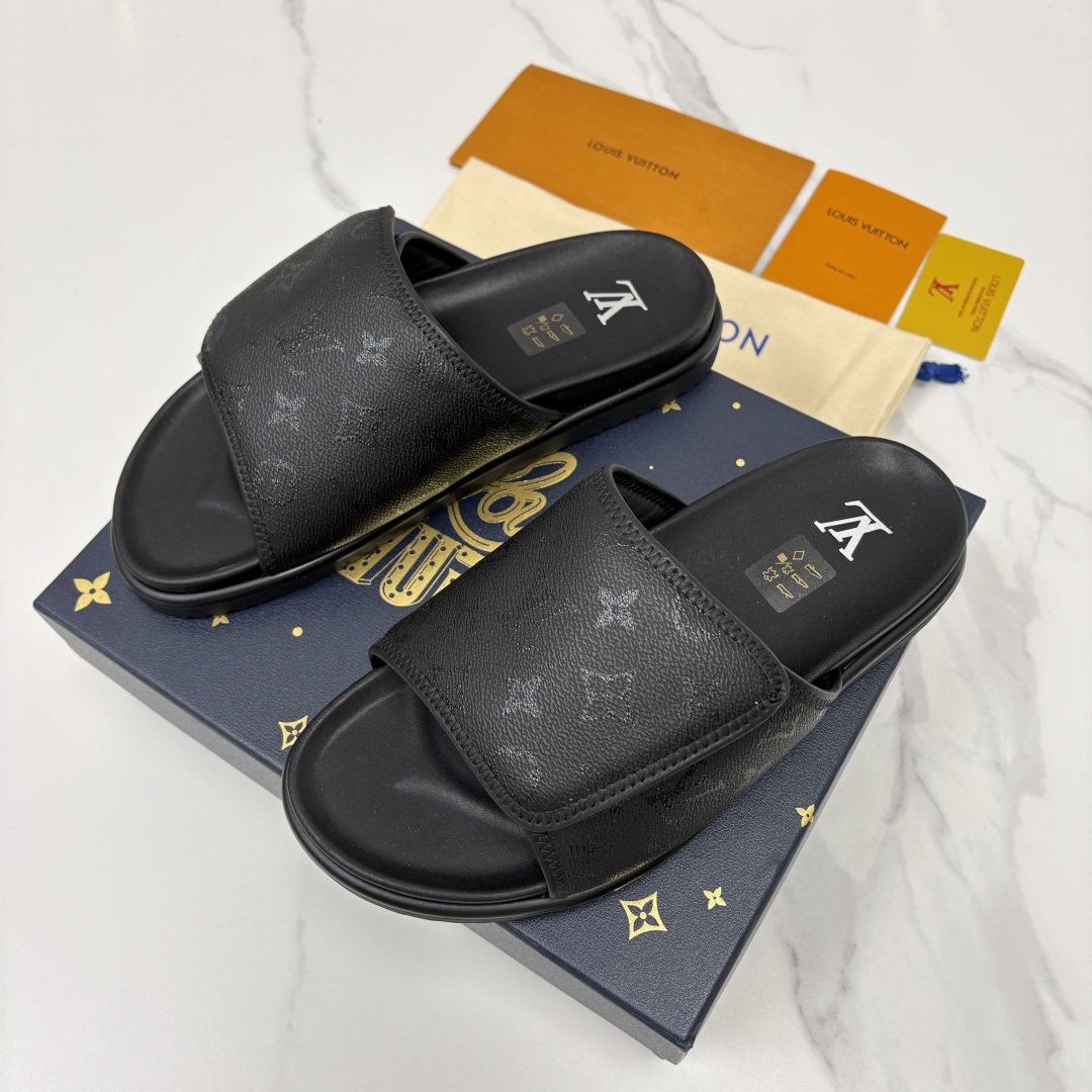 💋💍L家夏季新品  路易-威登    L*V  魔术贴老花凉拖｜解锁夏日慵懒奢感    以标志性Mono