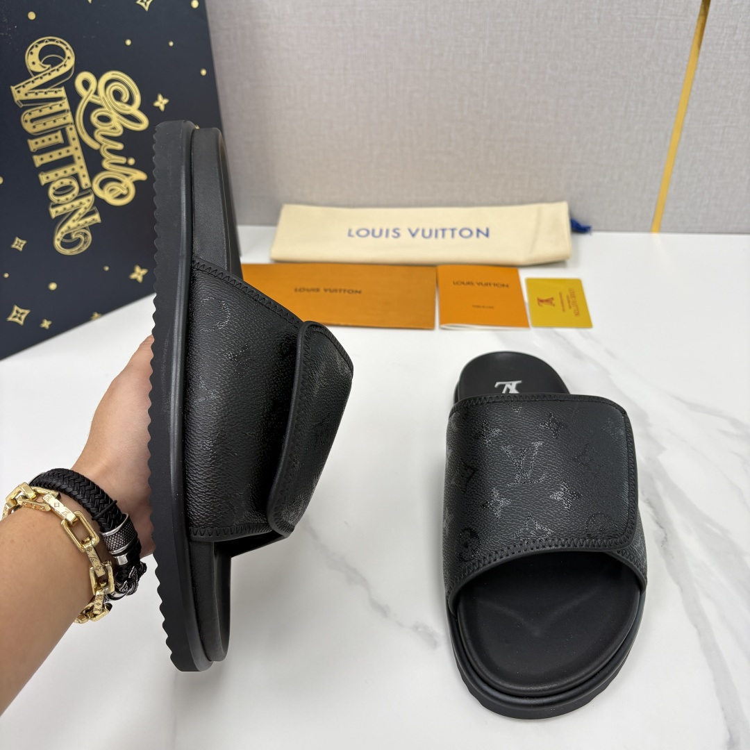 💋💍L家夏季新品  路易-威登    L*V  魔术贴老花凉拖｜解锁夏日慵懒奢感    以标志性Mono