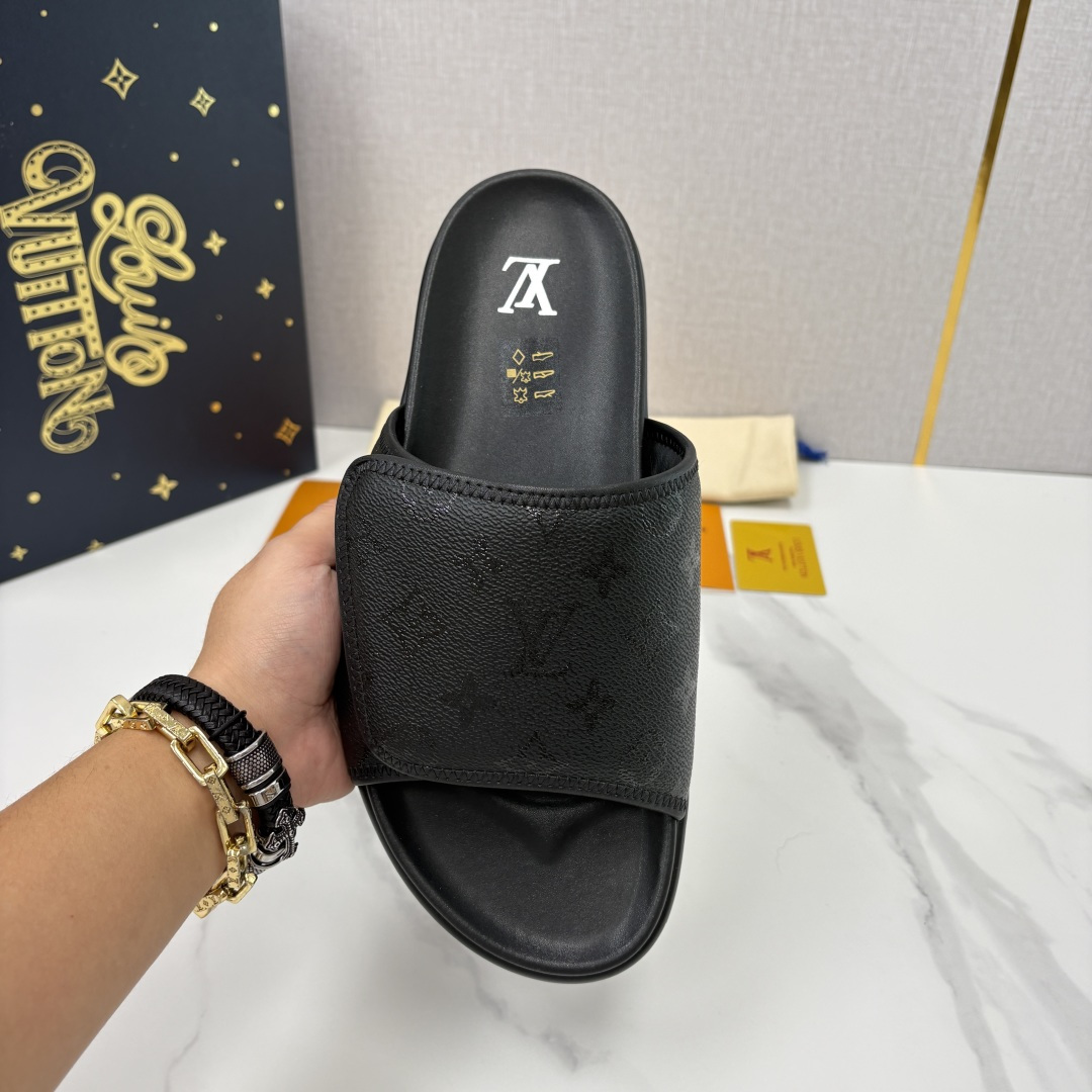 💋💍L家夏季新品  路易-威登    L*V  魔术贴老花凉拖｜解锁夏日慵懒奢感    以标志性Mono