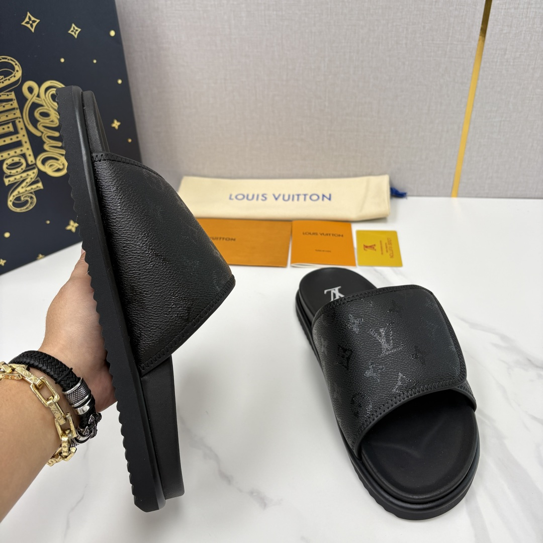 💋💍L家夏季新品  路易-威登    L*V  魔术贴老花凉拖｜解锁夏日慵懒奢感    以标志性Mono