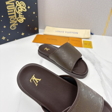 💋💍L家夏季新品 路易-威登 L*V 魔术贴老花凉拖|解锁夏日慵懒奢感 以标志性Mono 💋💍L家夏季新品 路易-威登 L*V 魔术贴老花凉拖|解锁夏日慵懒奢感 以标志性Mono