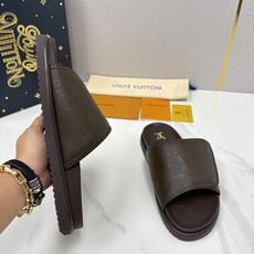 💋💍L家夏季新品 路易-威登 L*V 魔术贴老花凉拖|解锁夏日慵懒奢感 以标志性Mono 💋💍L家夏季新品 路易-威登 L*V 魔术贴老花凉拖|解锁夏日慵懒奢感 以标志性Mono