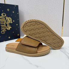 💋💍L家夏季新品 路易-威登 L*V 魔术贴老花凉拖|解锁夏日慵懒奢感 以标志性Mono 💋💍L家夏季新品 路易-威登 L*V 魔术贴老花凉拖|解锁夏日慵懒奢感 以标志性Mono