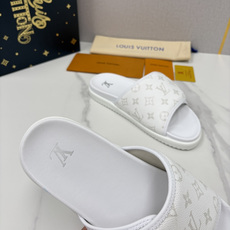 💋💍L家夏季新品 路易-威登 L*V 魔术贴老花凉拖|解锁夏日慵懒奢感 以标志性Mono 💋💍L家夏季新品 路易-威登 L*V 魔术贴老花凉拖|解锁夏日慵懒奢感 以标志性Mono