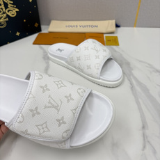 💋💍L家夏季新品 路易-威登 L*V 魔术贴老花凉拖|解锁夏日慵懒奢感 以标志性Mono 💋💍L家夏季新品 路易-威登 L*V 魔术贴老花凉拖|解锁夏日慵懒奢感 以标志性Mono