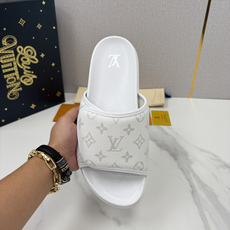 💋💍L家夏季新品 路易-威登 L*V 魔术贴老花凉拖|解锁夏日慵懒奢感 以标志性Mono 💋💍L家夏季新品 路易-威登 L*V 魔术贴老花凉拖|解锁夏日慵懒奢感 以标志性Mono