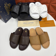 💋💍L家夏季新品 路易-威登 L*V 魔术贴老花凉拖|解锁夏日慵懒奢感 以标志性Mono 💋💍L家夏季新品 路易-威登 L*V 魔术贴老花凉拖|解锁夏日慵懒奢感 以标志性Mono
