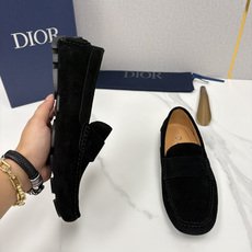 💋💍CD 迪-奥新品 男士套脚豆豆鞋 这款乐福鞋延续标志性的正装鞋履轮廓,以更加优雅的设计呈现。精致 💋💍CD 迪-奥新品 男士套脚豆豆鞋 这款乐福鞋延续标志性的正装鞋履轮廓,以更加优雅的设计呈现。精致