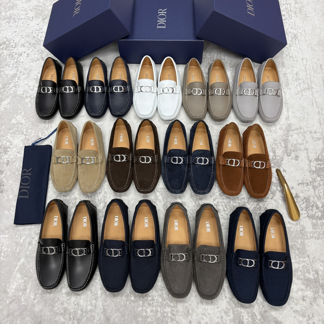 💋💍CD 迪-奥新品  男士套脚豆豆鞋  这款乐福鞋延续标志性的正装鞋履轮廓，以更加优雅的设计呈现。精致