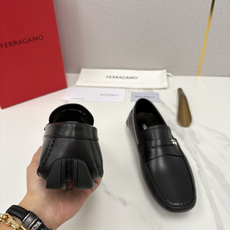 💋💍SF 菲拉~Ferragam* 新品GANCINI扣饰开车莫卡辛鞋 一脚蹬豆豆鞋便鞋 采用进 💋💍SF 菲拉~Ferragam* 新品GANCINI扣饰开车莫卡辛鞋 一脚蹬豆豆鞋便鞋 采用进