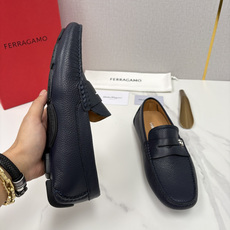 💋💍SF 菲拉~Ferragam* 新品GANCINI扣饰开车莫卡辛鞋 一脚蹬豆豆鞋便鞋 采用进 💋💍SF 菲拉~Ferragam* 新品GANCINI扣饰开车莫卡辛鞋 一脚蹬豆豆鞋便鞋 采用进