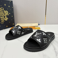 💋💍L家夏季新品 路易-威登 L*V 直拖老花凉拖|解锁夏日慵懒奢感 以标志性压花 Mo 💋💍L家夏季新品 路易-威登 L*V 直拖老花凉拖|解锁夏日慵懒奢感 以标志性压花 Mo