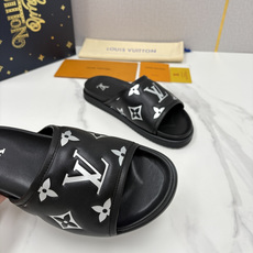 💋💍L家夏季新品 路易-威登 L*V 直拖老花凉拖|解锁夏日慵懒奢感 以标志性压花 Mo 💋💍L家夏季新品 路易-威登 L*V 直拖老花凉拖|解锁夏日慵懒奢感 以标志性压花 Mo