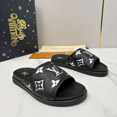 💋💍L家夏季新品 路易-威登 L*V 直拖老花凉拖|解锁夏日慵懒奢感 以标志性压花 Mo 💋💍L家夏季新品 路易-威登 L*V 直拖老花凉拖|解锁夏日慵懒奢感 以标志性压花 Mo