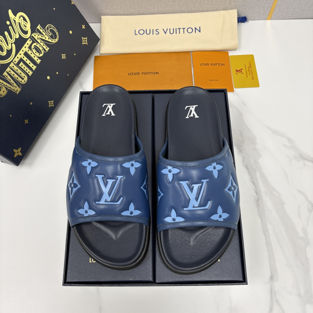 💋💍L家夏季新品  路易-威登    L*V  直拖老花凉拖｜解锁夏日慵懒奢感    以标志性压花 Mo