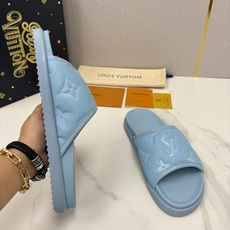 💋💍L家夏季新品 路易-威登 L*V 直拖老花凉拖|解锁夏日慵懒奢感 以标志性压花 Mo 💋💍L家夏季新品 路易-威登 L*V 直拖老花凉拖|解锁夏日慵懒奢感 以标志性压花 Mo