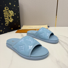 💋💍L家夏季新品 路易-威登 L*V 直拖老花凉拖|解锁夏日慵懒奢感 以标志性压花 Mo 💋💍L家夏季新品 路易-威登 L*V 直拖老花凉拖|解锁夏日慵懒奢感 以标志性压花 Mo