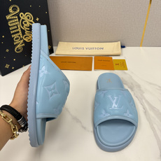 💋💍L家夏季新品 路易-威登 L*V 直拖老花凉拖|解锁夏日慵懒奢感 以标志性压花 Mo 💋💍L家夏季新品 路易-威登 L*V 直拖老花凉拖|解锁夏日慵懒奢感 以标志性压花 Mo