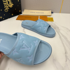 💋💍L家夏季新品 路易-威登 L*V 直拖老花凉拖|解锁夏日慵懒奢感 以标志性压花 Mo 💋💍L家夏季新品 路易-威登 L*V 直拖老花凉拖|解锁夏日慵懒奢感 以标志性压花 Mo