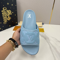 💋💍L家夏季新品 路易-威登 L*V 直拖老花凉拖|解锁夏日慵懒奢感 以标志性压花 Mo 💋💍L家夏季新品 路易-威登 L*V 直拖老花凉拖|解锁夏日慵懒奢感 以标志性压花 Mo