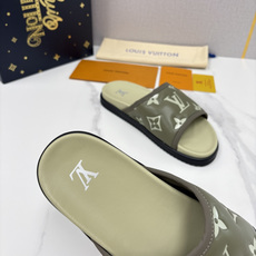 💋💍L家夏季新品 路易-威登 L*V 直拖老花凉拖|解锁夏日慵懒奢感 以标志性压花 Mo 💋💍L家夏季新品 路易-威登 L*V 直拖老花凉拖|解锁夏日慵懒奢感 以标志性压花 Mo