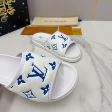 💋💍L家夏季新品 路易-威登 L*V 直拖老花凉拖|解锁夏日慵懒奢感 以标志性压花 Mo 💋💍L家夏季新品 路易-威登 L*V 直拖老花凉拖|解锁夏日慵懒奢感 以标志性压花 Mo