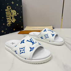 💋💍L家夏季新品 路易-威登 L*V 直拖老花凉拖|解锁夏日慵懒奢感 以标志性压花 Mo 💋💍L家夏季新品 路易-威登 L*V 直拖老花凉拖|解锁夏日慵懒奢感 以标志性压花 Mo