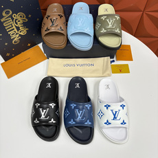 💋💍L家夏季新品 路易-威登 L*V 直拖老花凉拖|解锁夏日慵懒奢感 以标志性压花 Mo 💋💍L家夏季新品 路易-威登 L*V 直拖老花凉拖|解锁夏日慵懒奢感 以标志性压花 Mo
