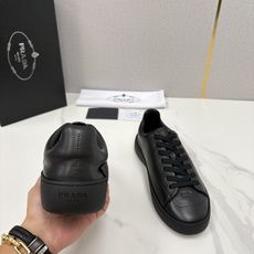💋💍P家 最新单品运动鞋板鞋系列 Court 运动鞋,传承经典设计 鞋面简单车线工艺,内里超软羊皮,侧 💋💍P家 最新单品运动鞋板鞋系列 Court 运动鞋,传承经典设计 鞋面简单车线工艺,内里超软羊皮,侧