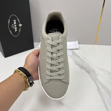 💋💍P家 最新单品运动鞋板鞋系列 Court 运动鞋,传承经典设计 鞋面简单车线工艺,内里超软羊皮,侧 💋💍P家 最新单品运动鞋板鞋系列 Court 运动鞋,传承经典设计 鞋面简单车线工艺,内里超软羊皮,侧