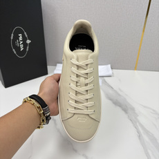 💋💍P家 最新单品运动鞋板鞋系列 Court 运动鞋,传承经典设计 鞋面简单车线工艺,内里超软羊皮,侧 💋💍P家 最新单品运动鞋板鞋系列 Court 运动鞋,传承经典设计 鞋面简单车线工艺,内里超软羊皮,侧
