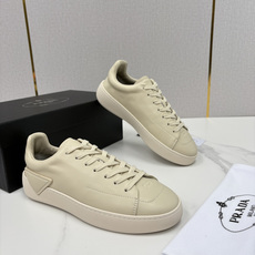 💋💍P家 最新单品运动鞋板鞋系列 Court 运动鞋,传承经典设计 鞋面简单车线工艺,内里超软羊皮,侧 💋💍P家 最新单品运动鞋板鞋系列 Court 运动鞋,传承经典设计 鞋面简单车线工艺,内里超软羊皮,侧